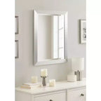 Miroir mural rectangulaire de salle de bain - Cadre en nickel brossé, 21,5"L x 27,5"H